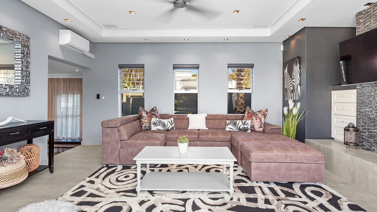 Photo of Livingroom in West Beach