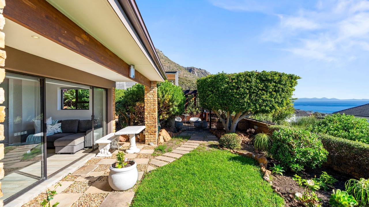 Photo of Patio Balcony in Mountainside
