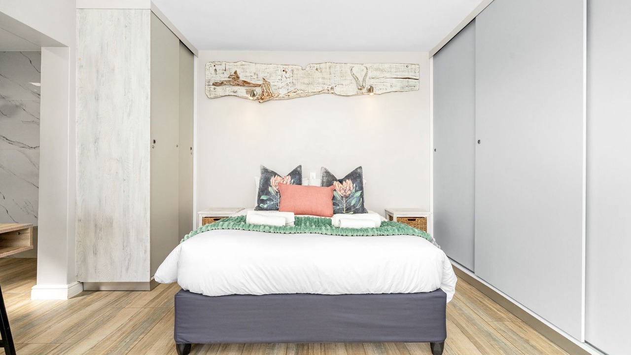Photo of Bedroom in Mountainside
