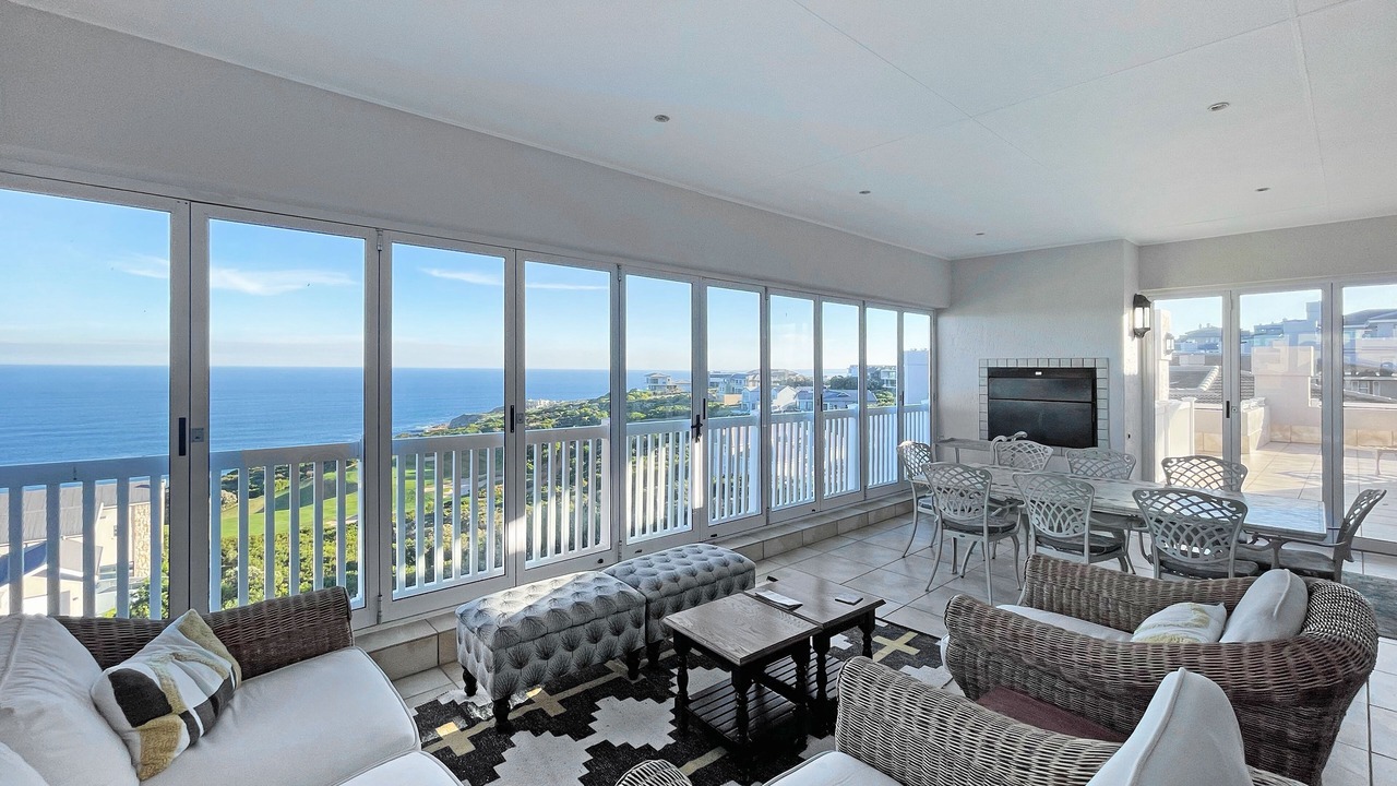 Photo of Livingroom in Pinnacle Point