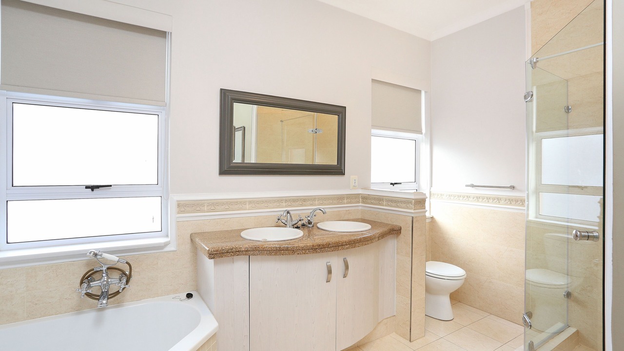 Photo of Bathroom in Pinnacle Point