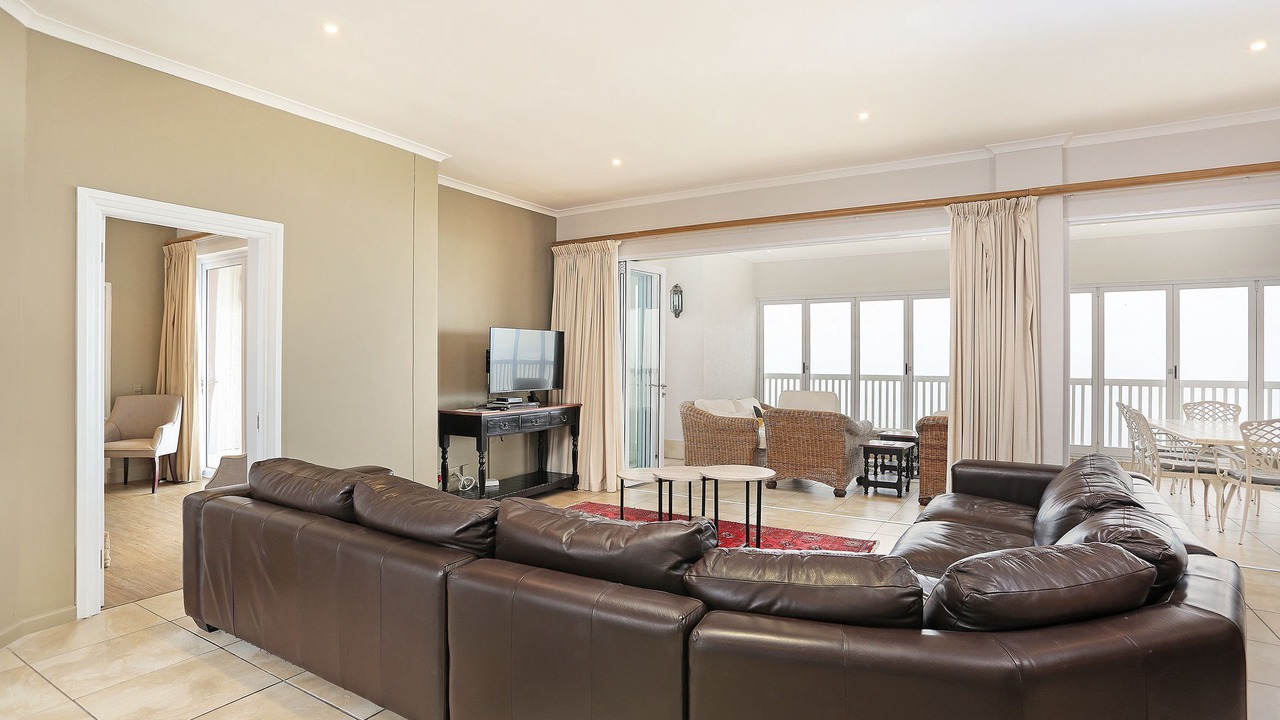 Photo of Livingroom in Pinnacle Point