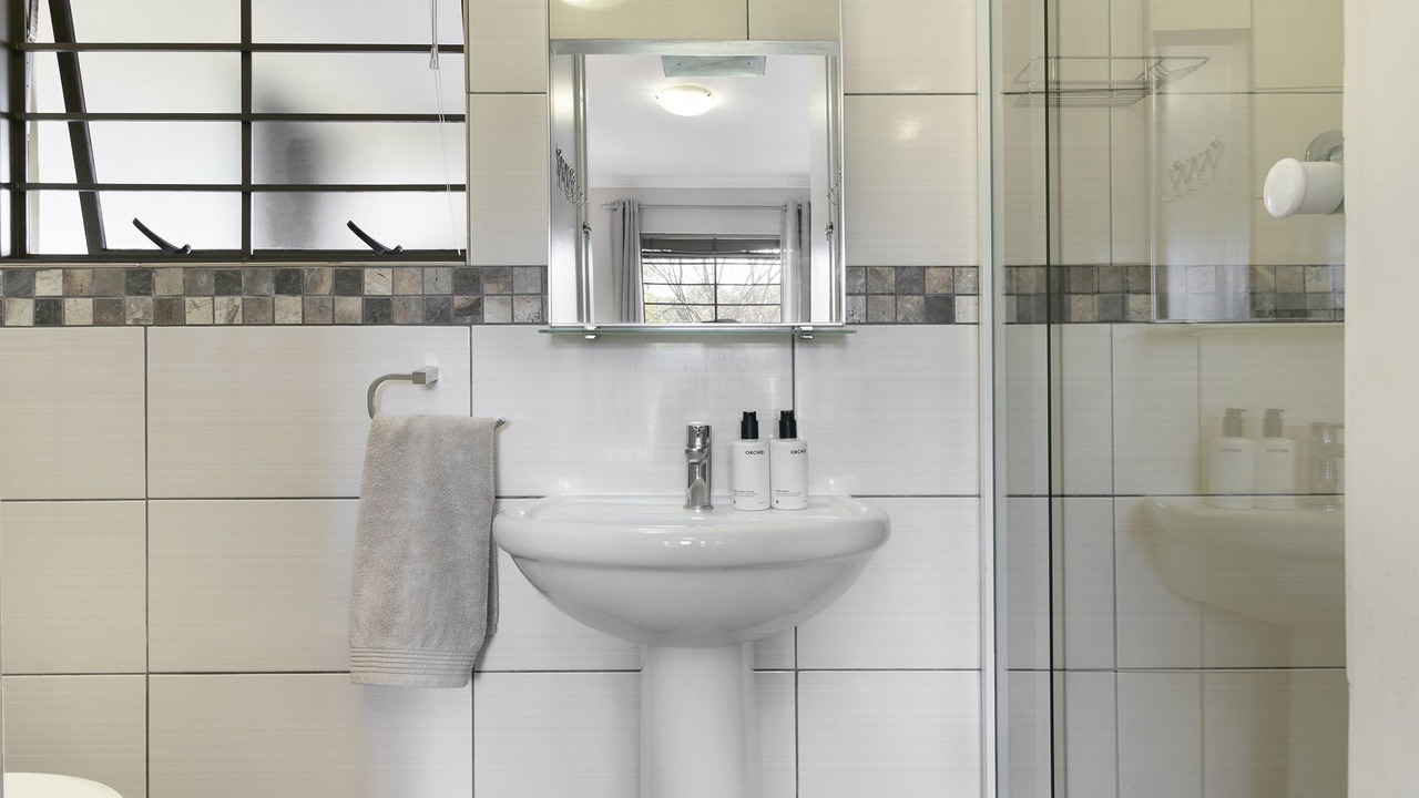 Photo of Bathroom in Strand