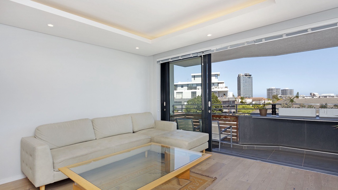 Photo of Livingroom in Three Anchor Bay