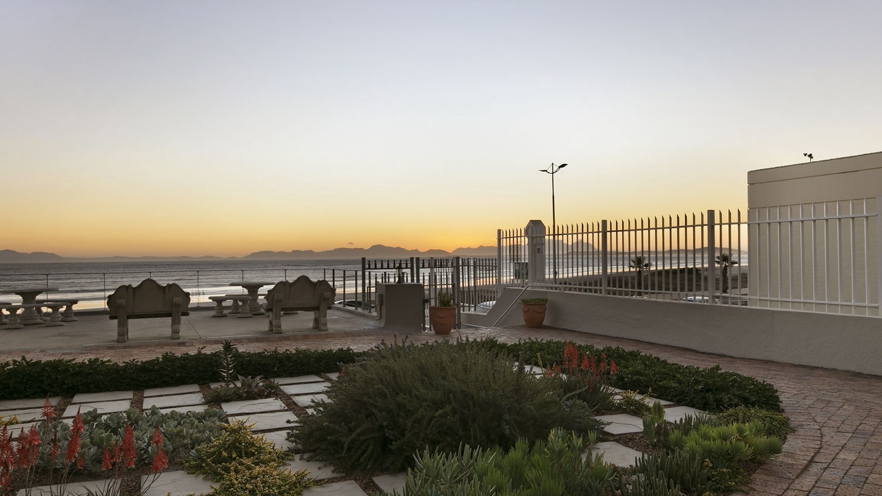 Photo of Patio Balcony in Strand