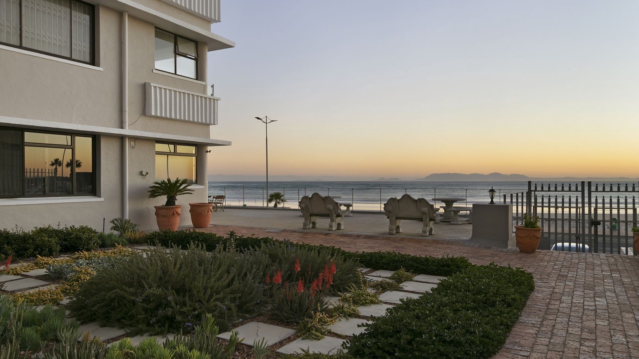 Photo of Patio Balcony in Strand