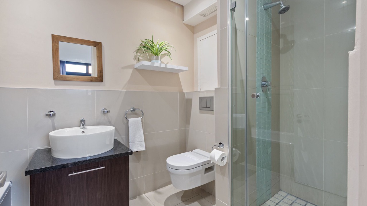 Photo of Bathroom in Flora Park