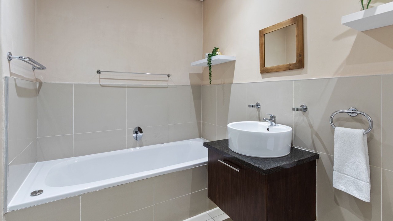 Photo of Bathroom in Flora Park