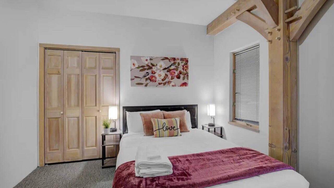 Photo of Bedroom in Sleepy Hollow
