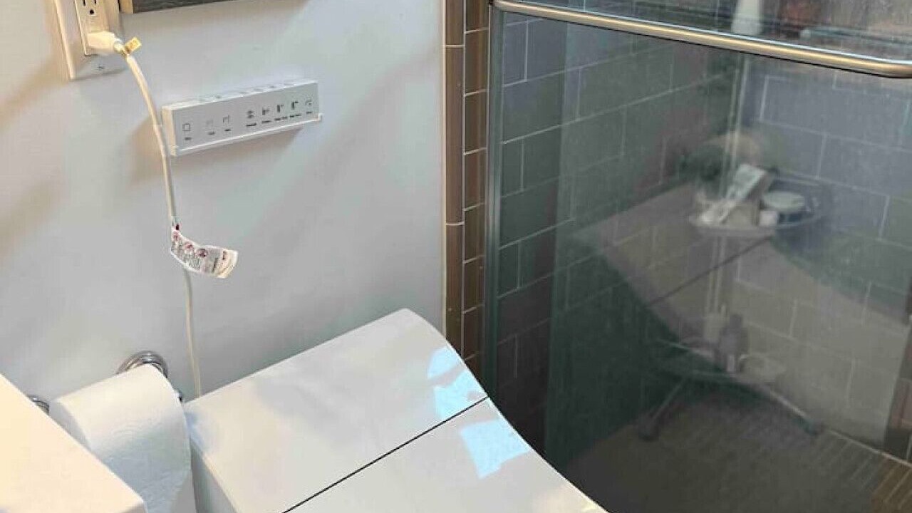 Photo of Bathroom in Willow Glen South - Lincoln Glen