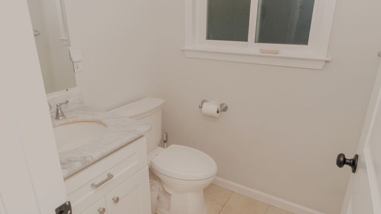 Photo of Bathroom in Willow Glen South - Lincoln Glen