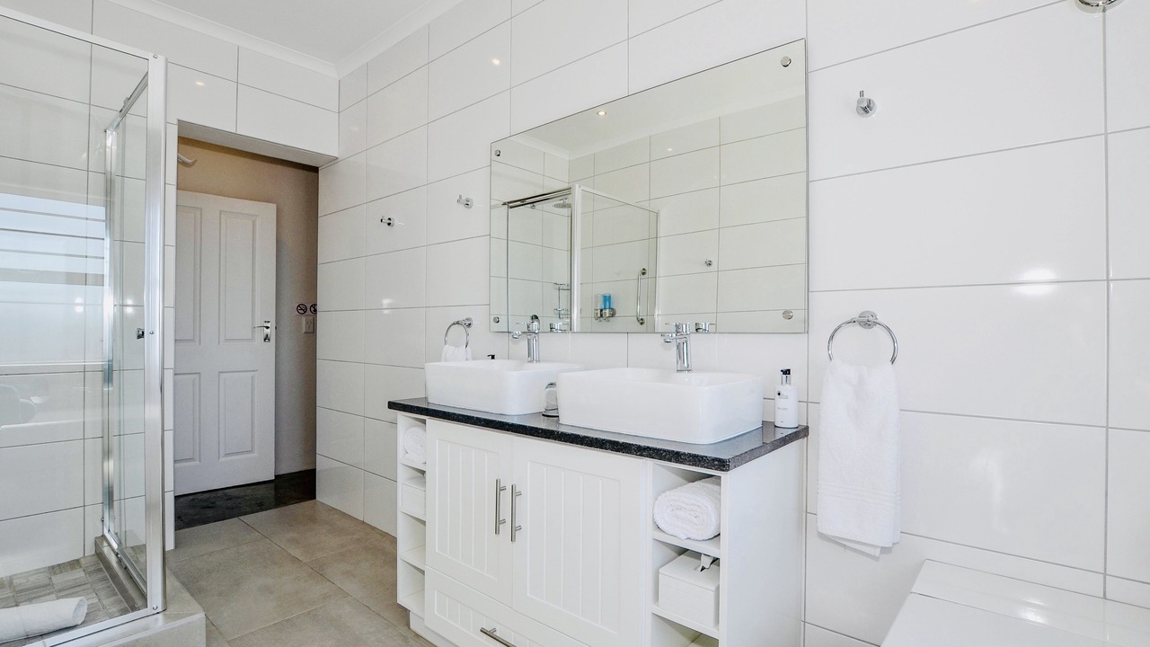 Photo of Bathroom in Yzerfontein