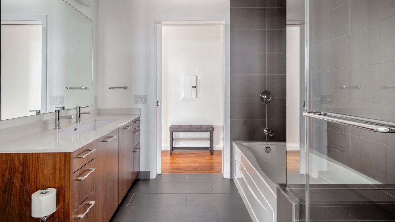 Photo of Bathroom in Rincon Hill