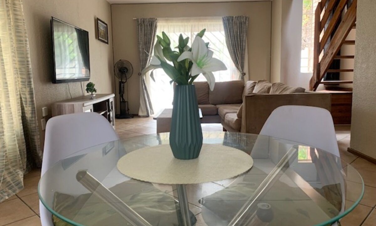 Photo of Livingroom in Greater Johannesburg Metropolitan Area