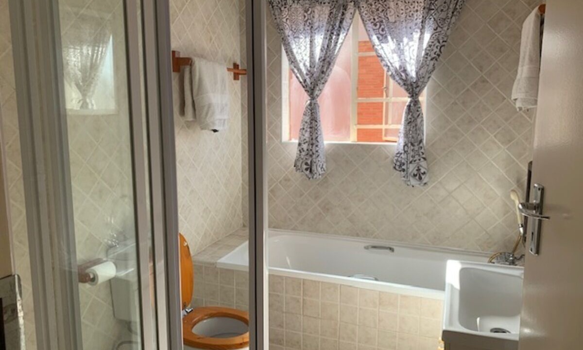 Photo of Bathroom in Greater Johannesburg Metropolitan Area