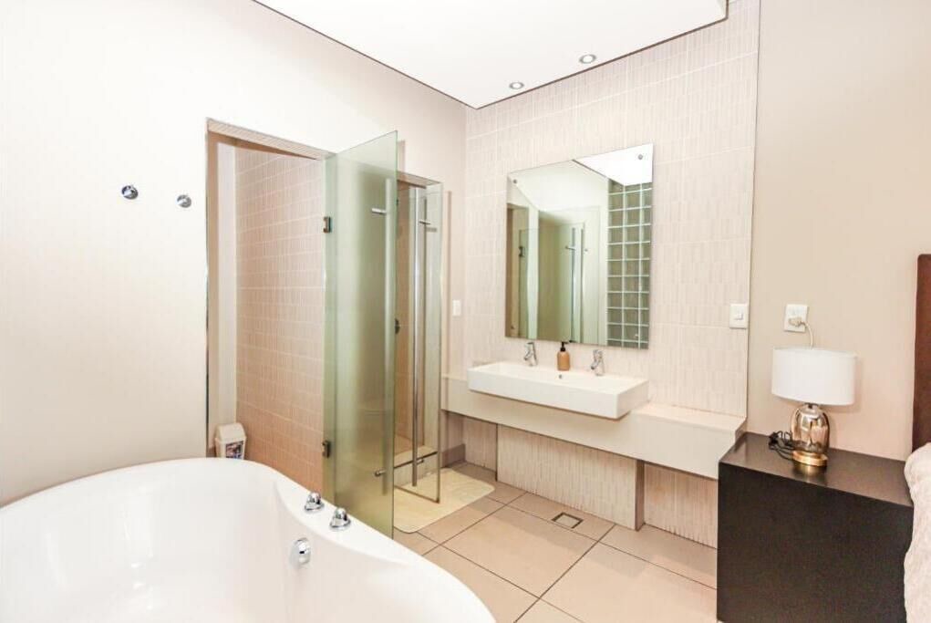 Photo of Bathroom in Greater Johannesburg Metropolitan Area