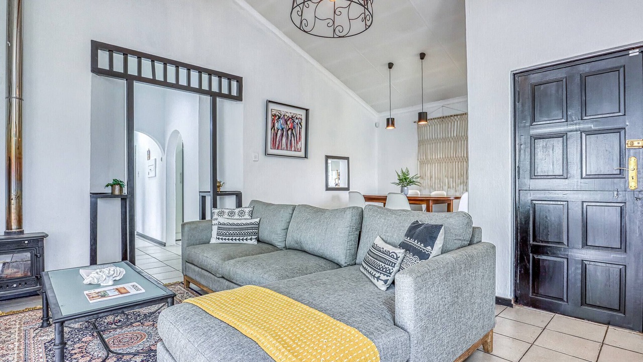 Photo of Livingroom in The Reeds