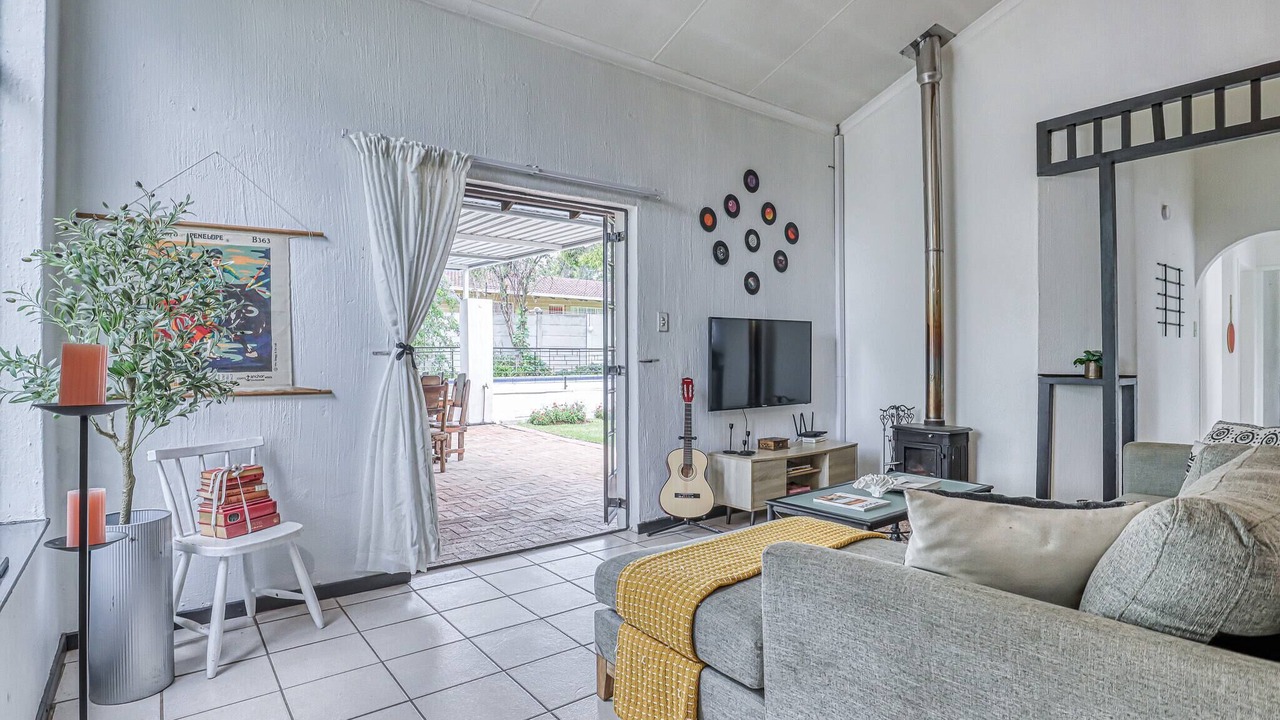 Photo of Livingroom in The Reeds