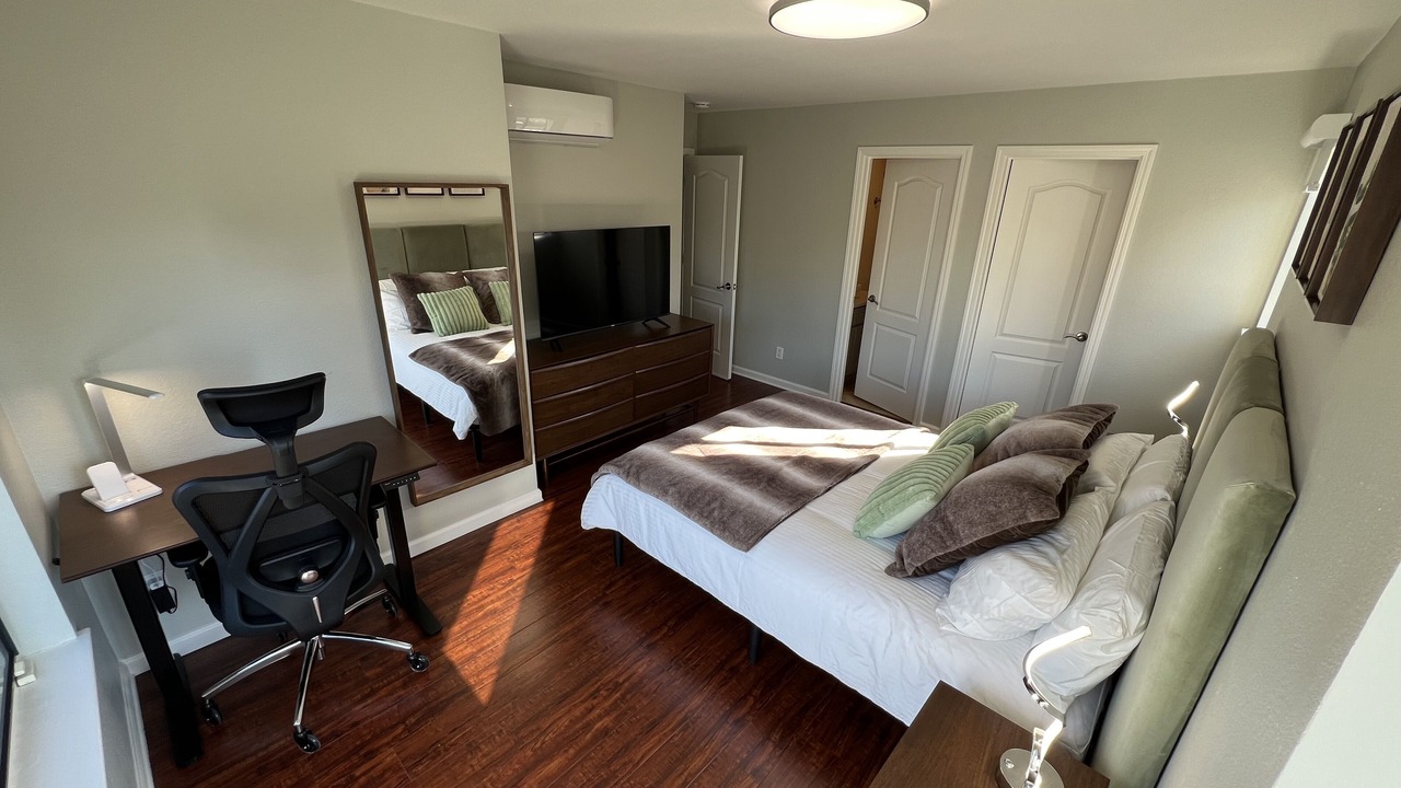 Photo of Bedroom in Willow Glen