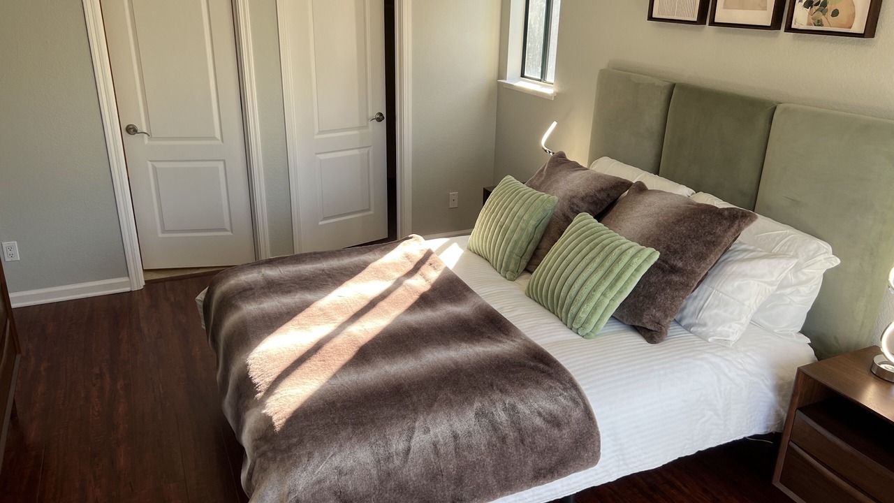Photo of Bedroom in Willow Glen