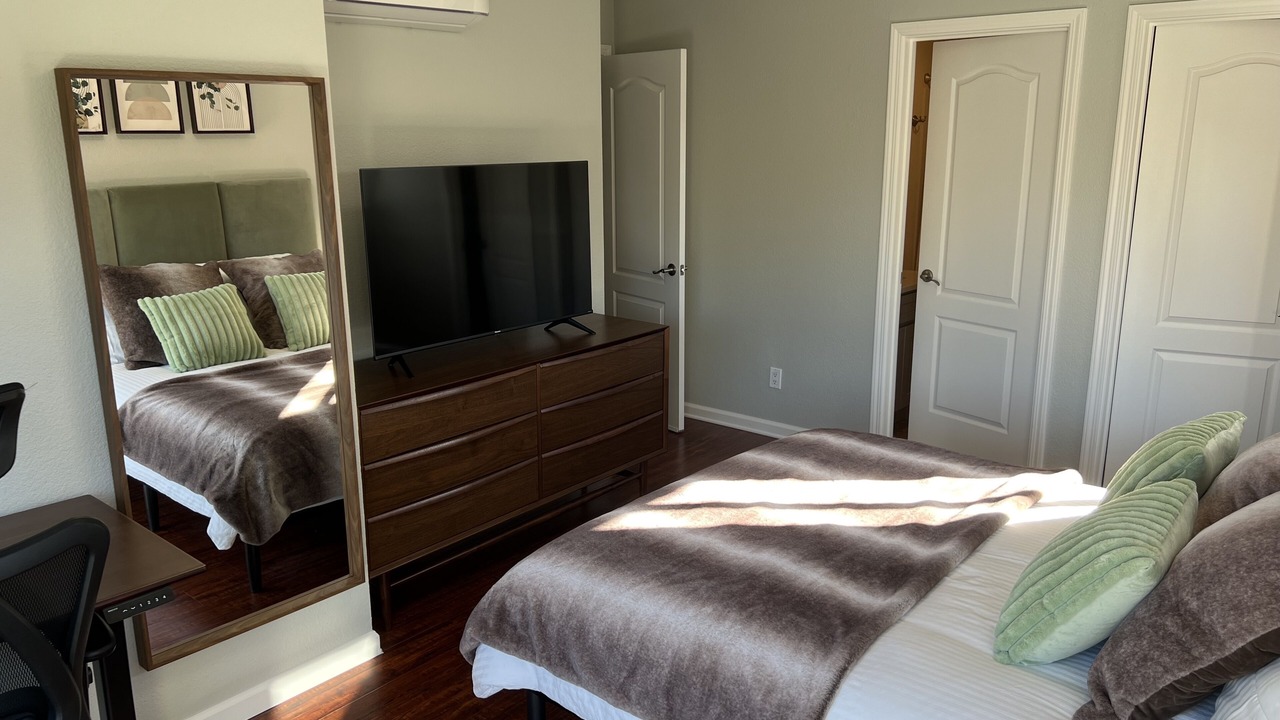 Photo of Bedroom in Willow Glen