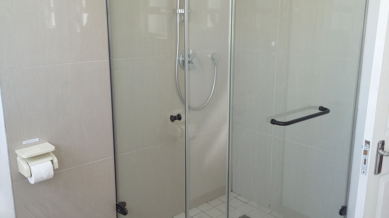 Photo of Bathroom in Grotto Bay
