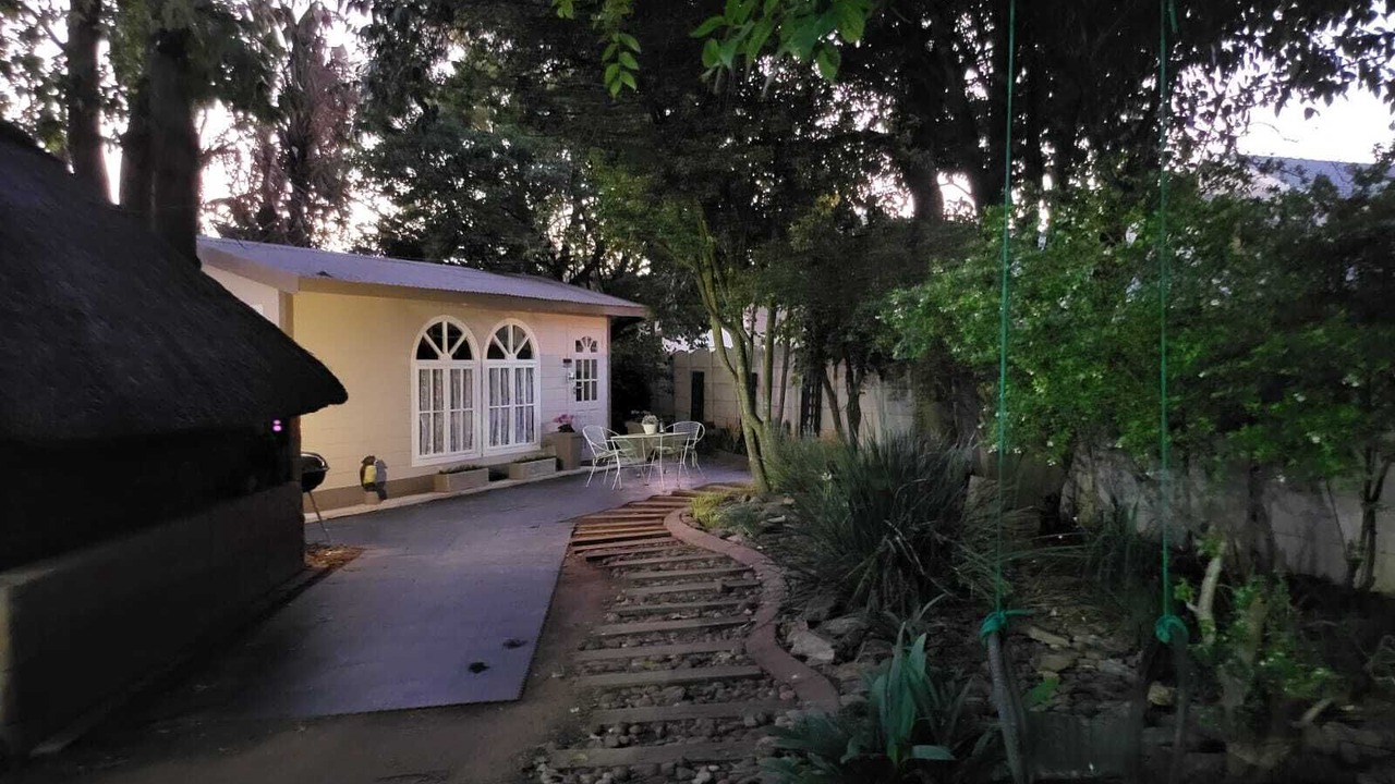 Photo of Patio Balcony in Farrarmere