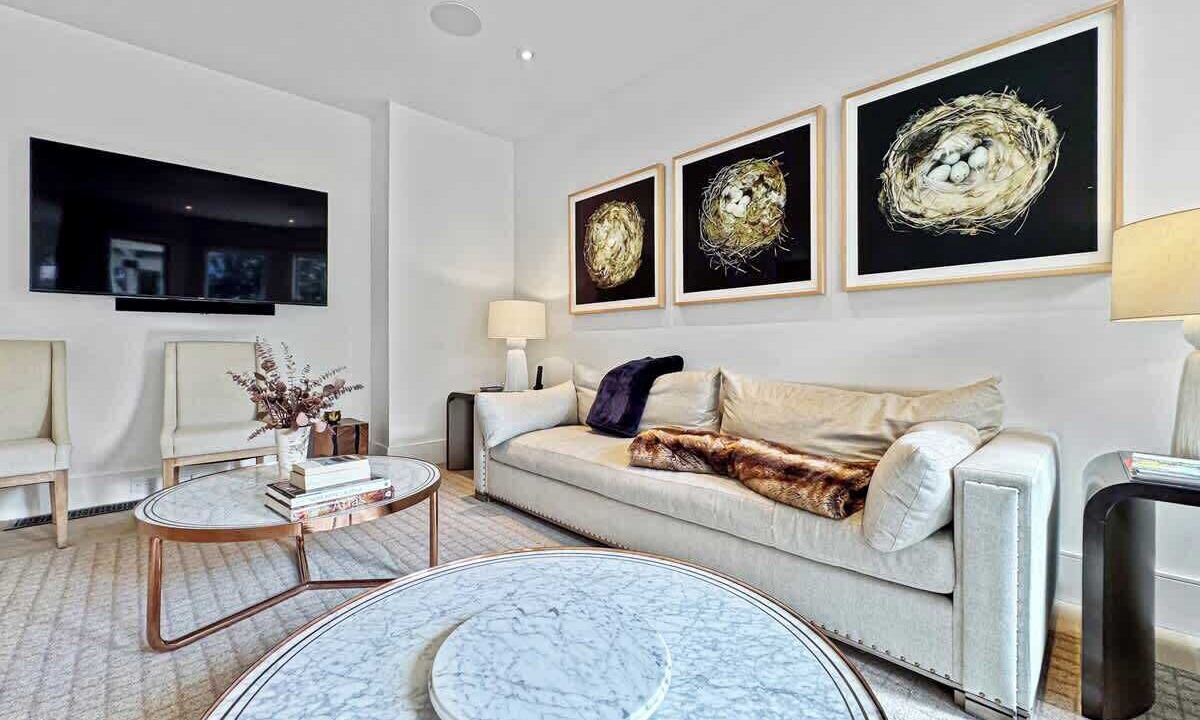 Photo of Livingroom in Eureka Valley