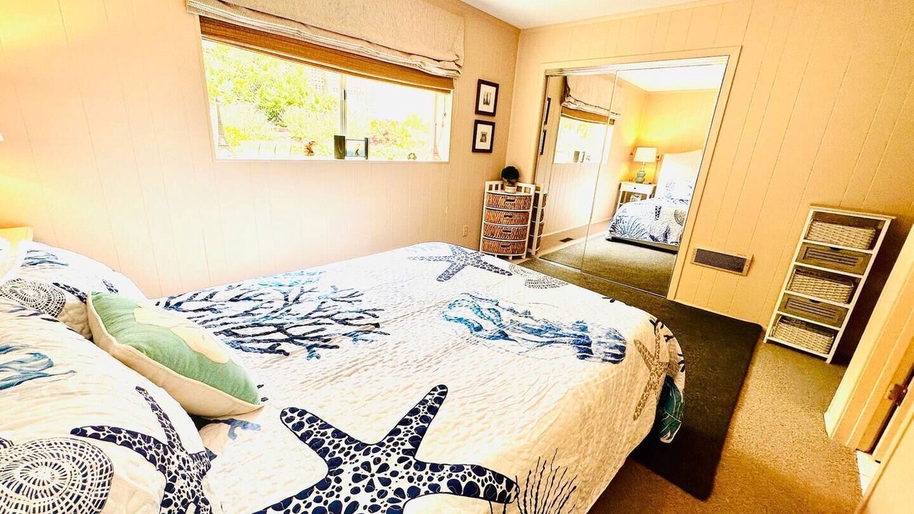 Photo of Bedroom in Moss Beach