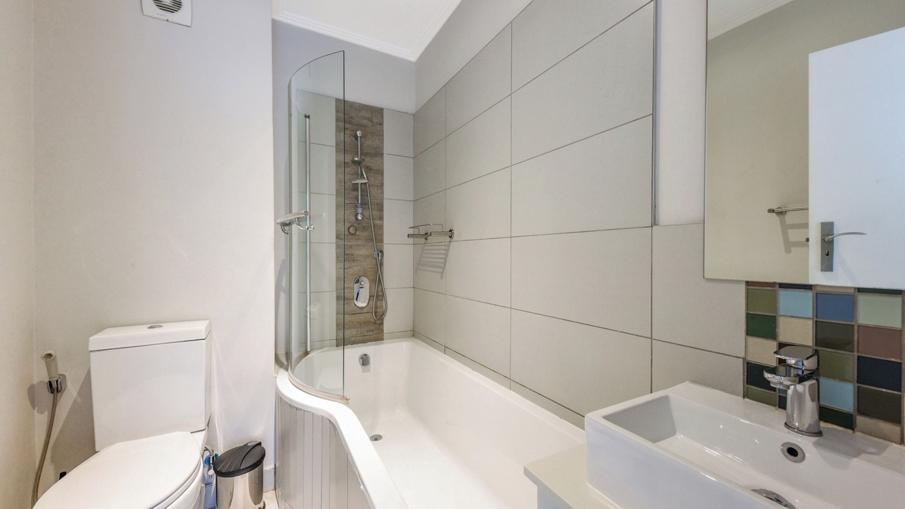 Photo of Bathroom in Greater Johannesburg Metropolitan Area
