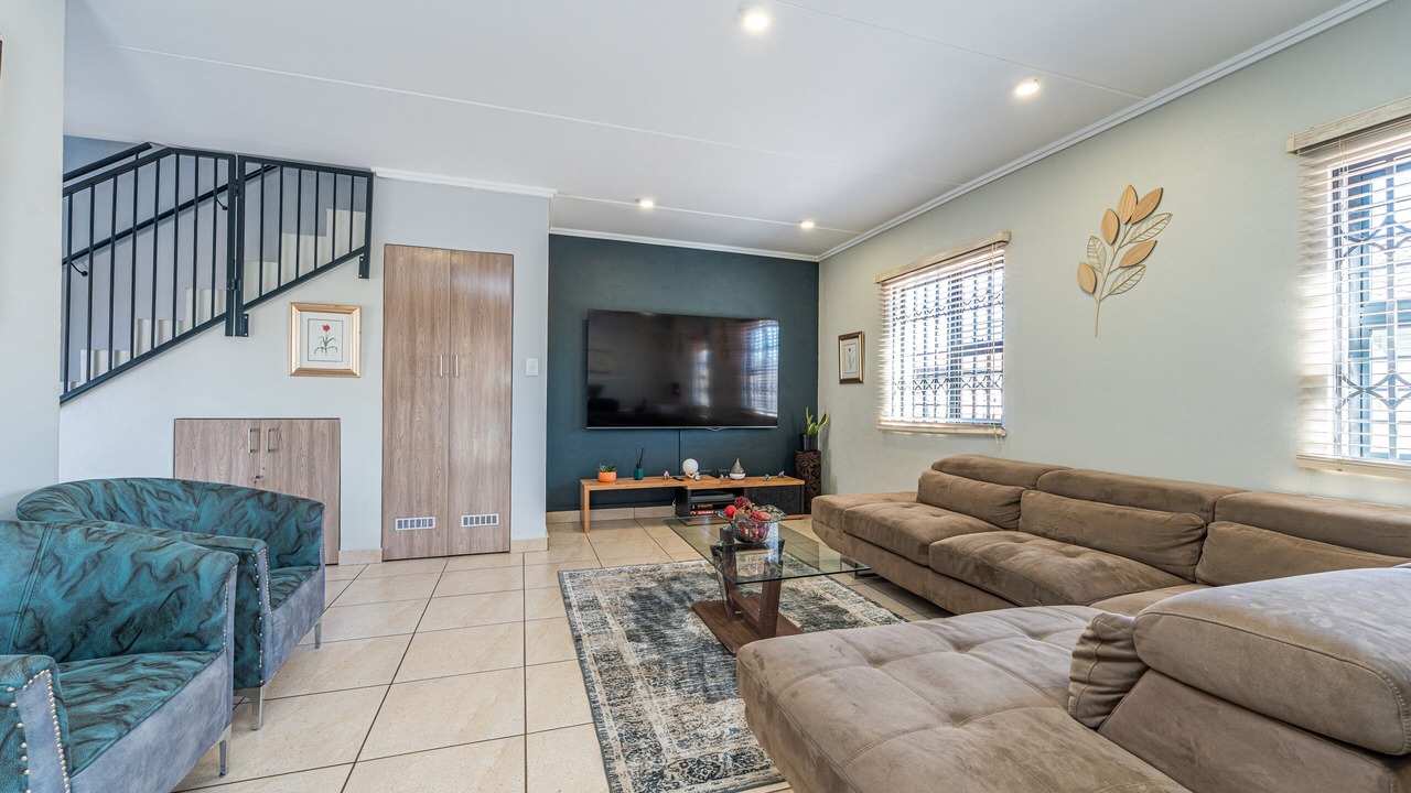 Photo of Livingroom in Greater Johannesburg Metropolitan Area