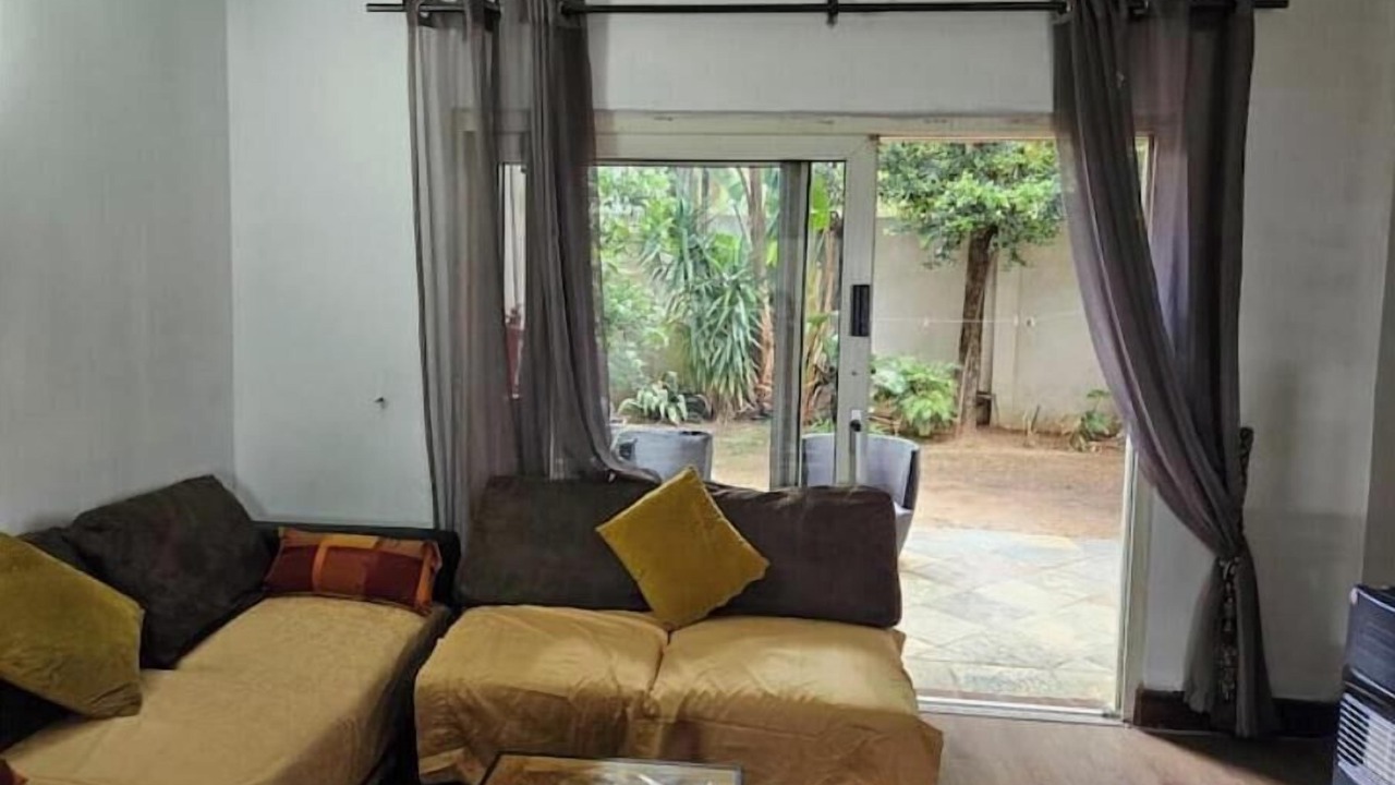 Photo of Livingroom in Greater Johannesburg Metropolitan Area