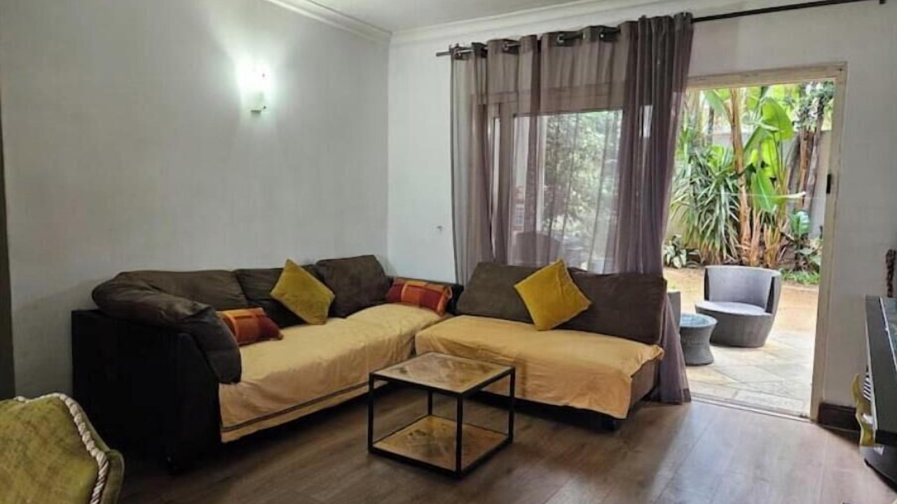 Photo of Livingroom in Greater Johannesburg Metropolitan Area