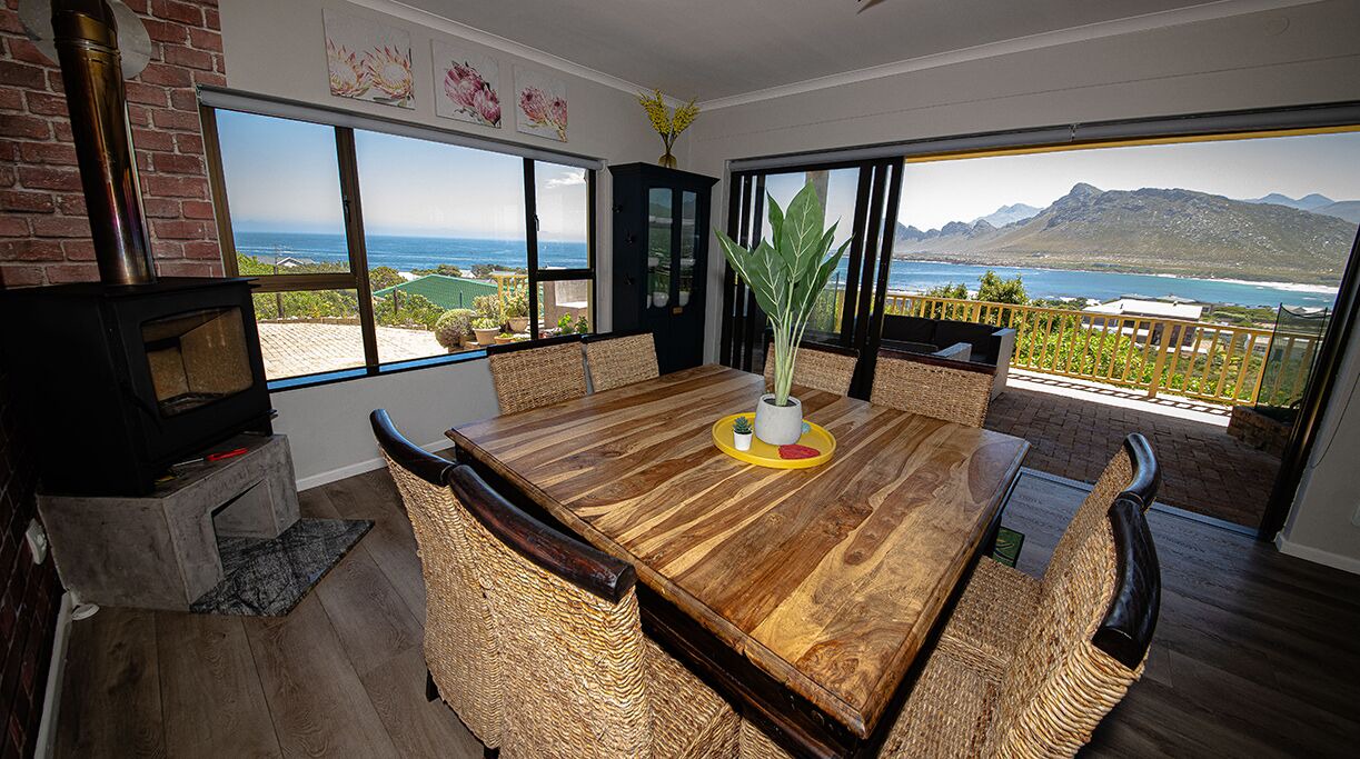 Photo of Livingroom in Pringle Bay
