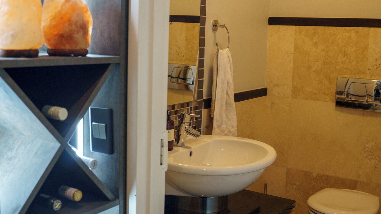 Photo of Bathroom in Bellville Park