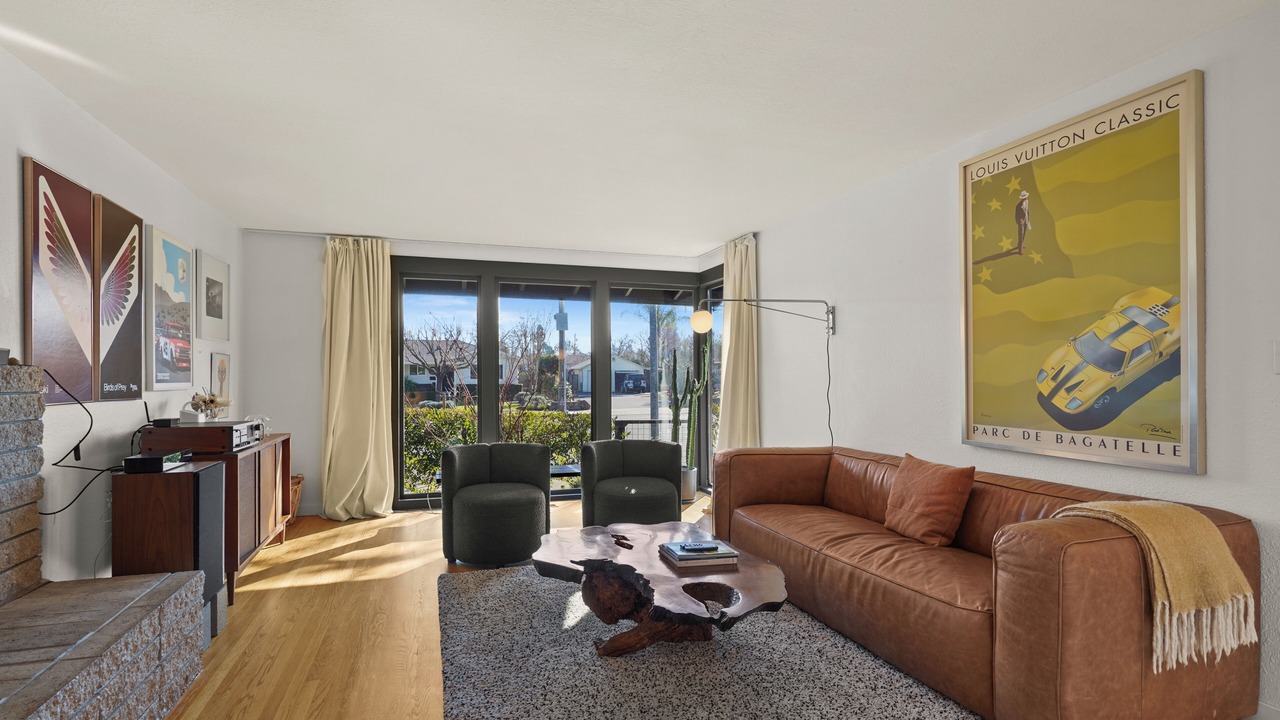 Photo of Livingroom in Napa