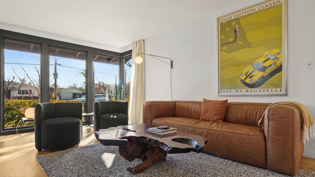 Photo of Livingroom in Napa