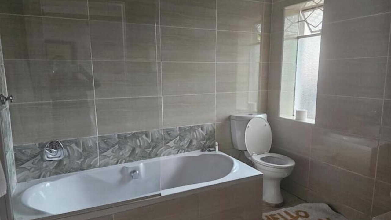 Photo of Bathroom in Greater Johannesburg Metropolitan Area