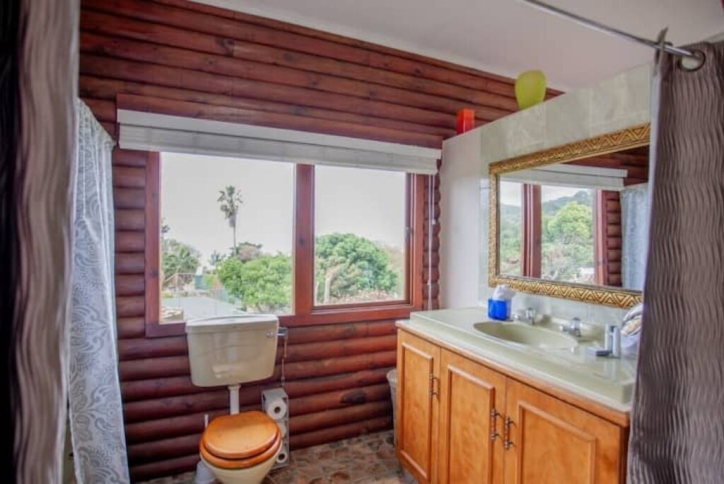 Photo of Bathroom in Glentana