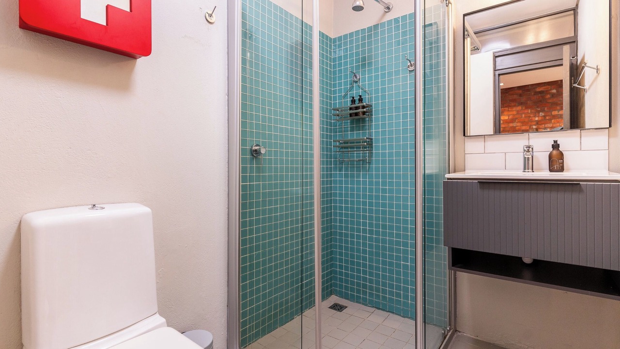 Photo of Bathroom in Flora Park