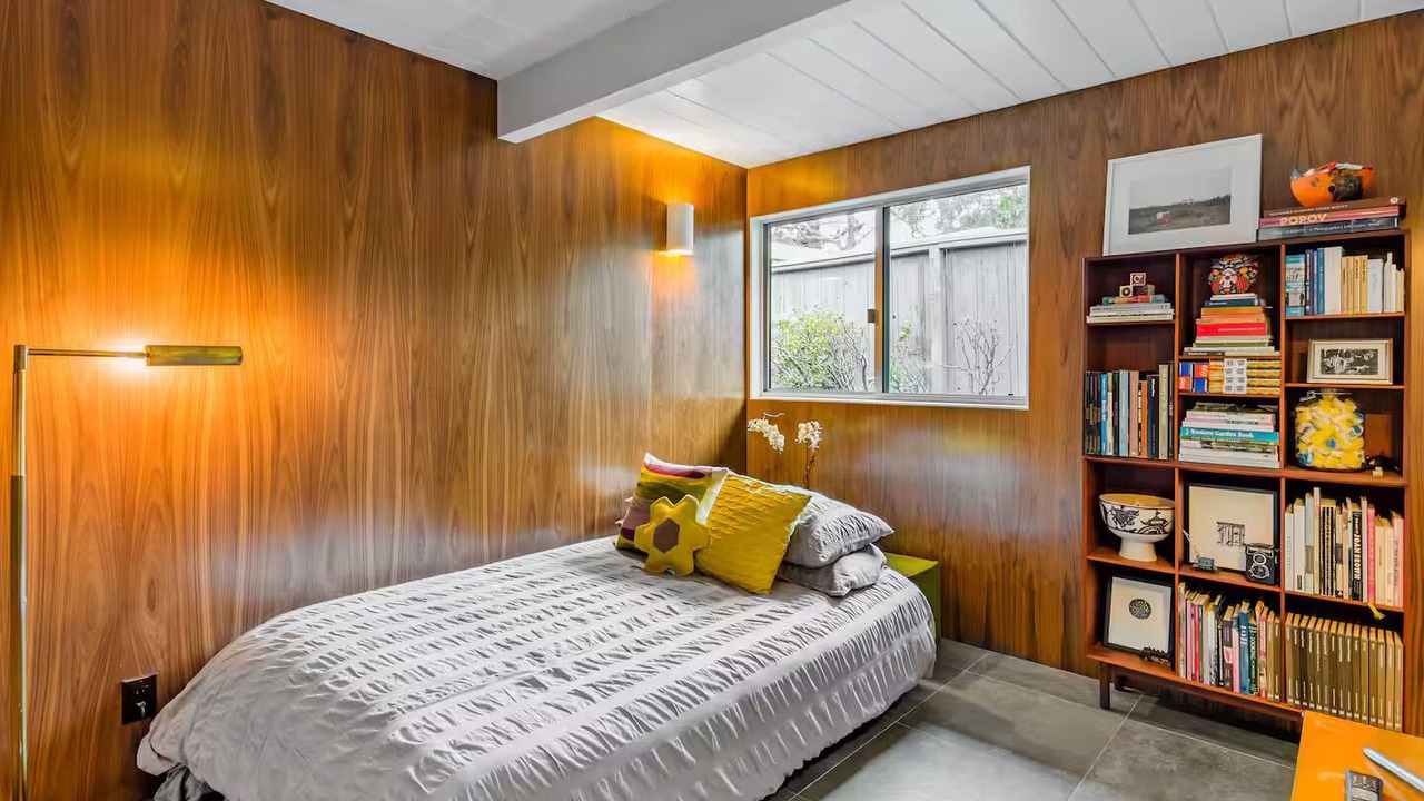 Photo of Bedroom in Highlands-Baywood Park