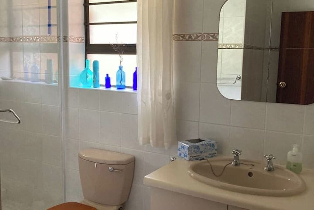 Photo of Bathroom in Glentana