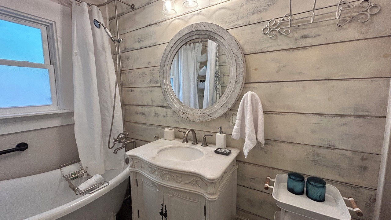 Photo of Bathroom in Lodi