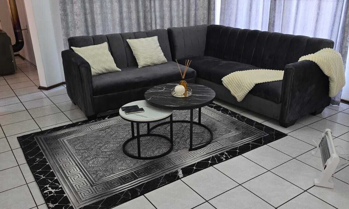 Photo of Livingroom in Greater Johannesburg Metropolitan Area