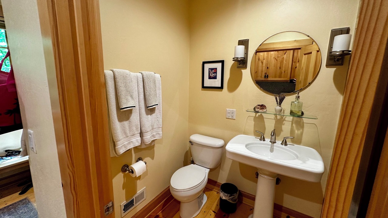 Photo of Bathroom in Graeagle