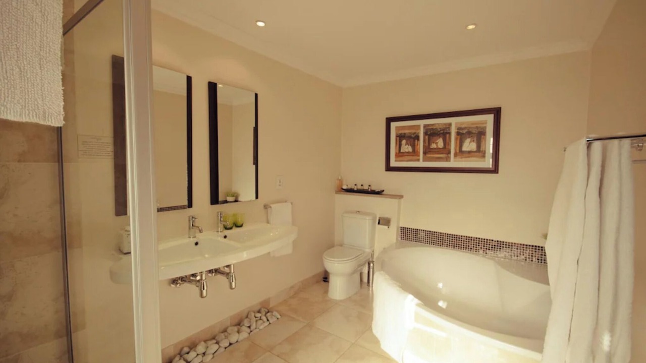 Photo of Bathroom in Lone Hill