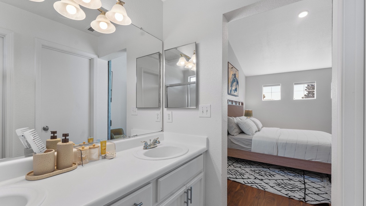 Photo of Bathroom in Southwestern Sacramento