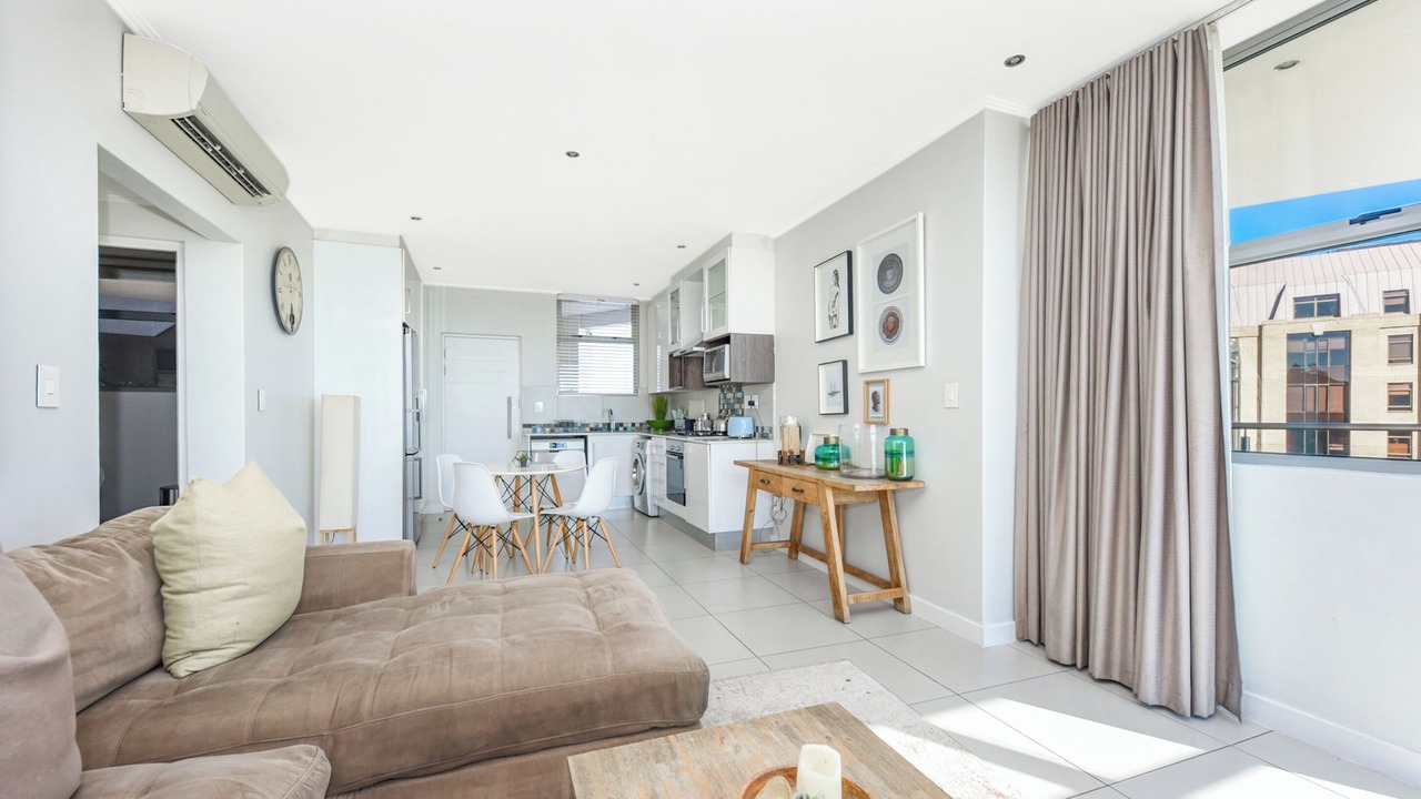 Photo of Livingroom in Greater Johannesburg Metropolitan Area