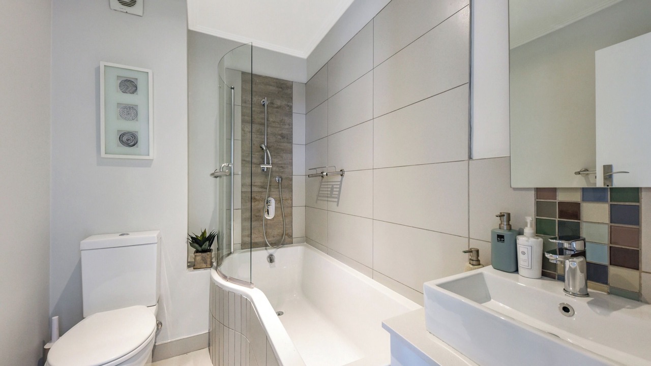 Photo of Bathroom in Greater Johannesburg Metropolitan Area