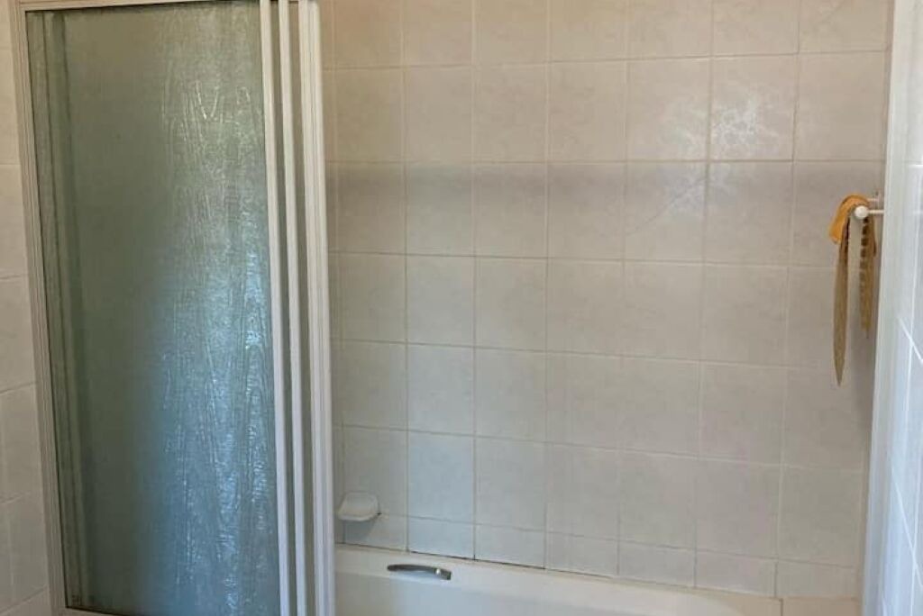 Photo of Bathroom in Glentana